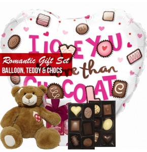 Romantic gift set big balloons teddy and chocs